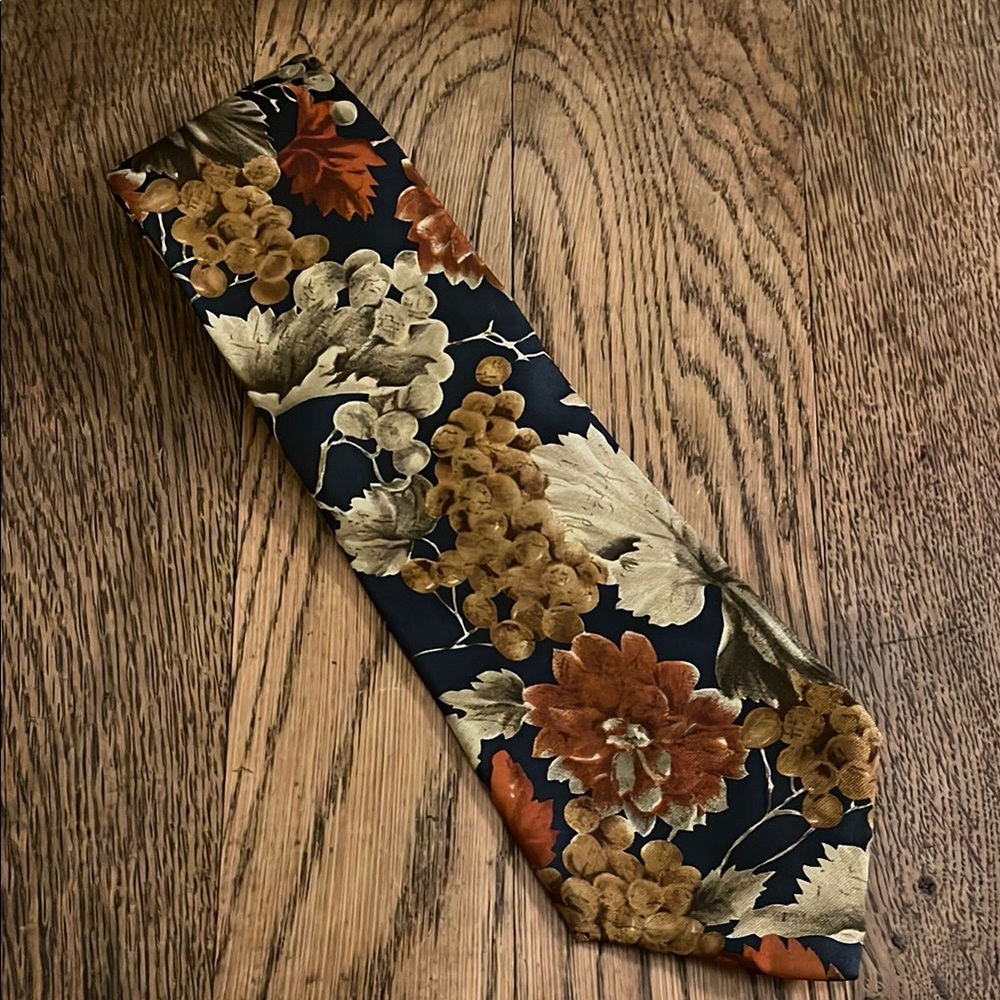 Brown and Black Floral Tie with Retro Elegance